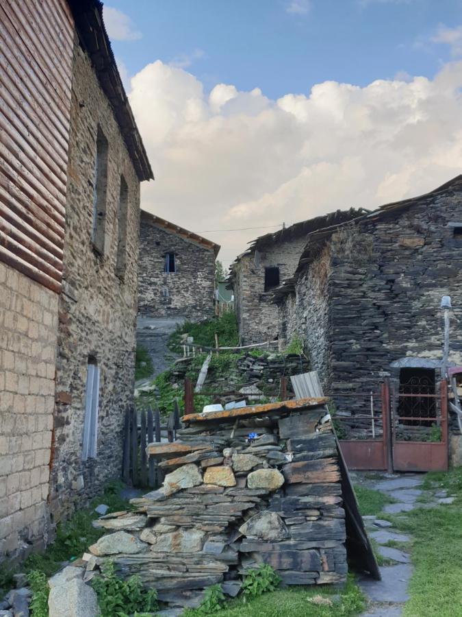 Erasti Guesthouse Ushguli Buitenkant foto