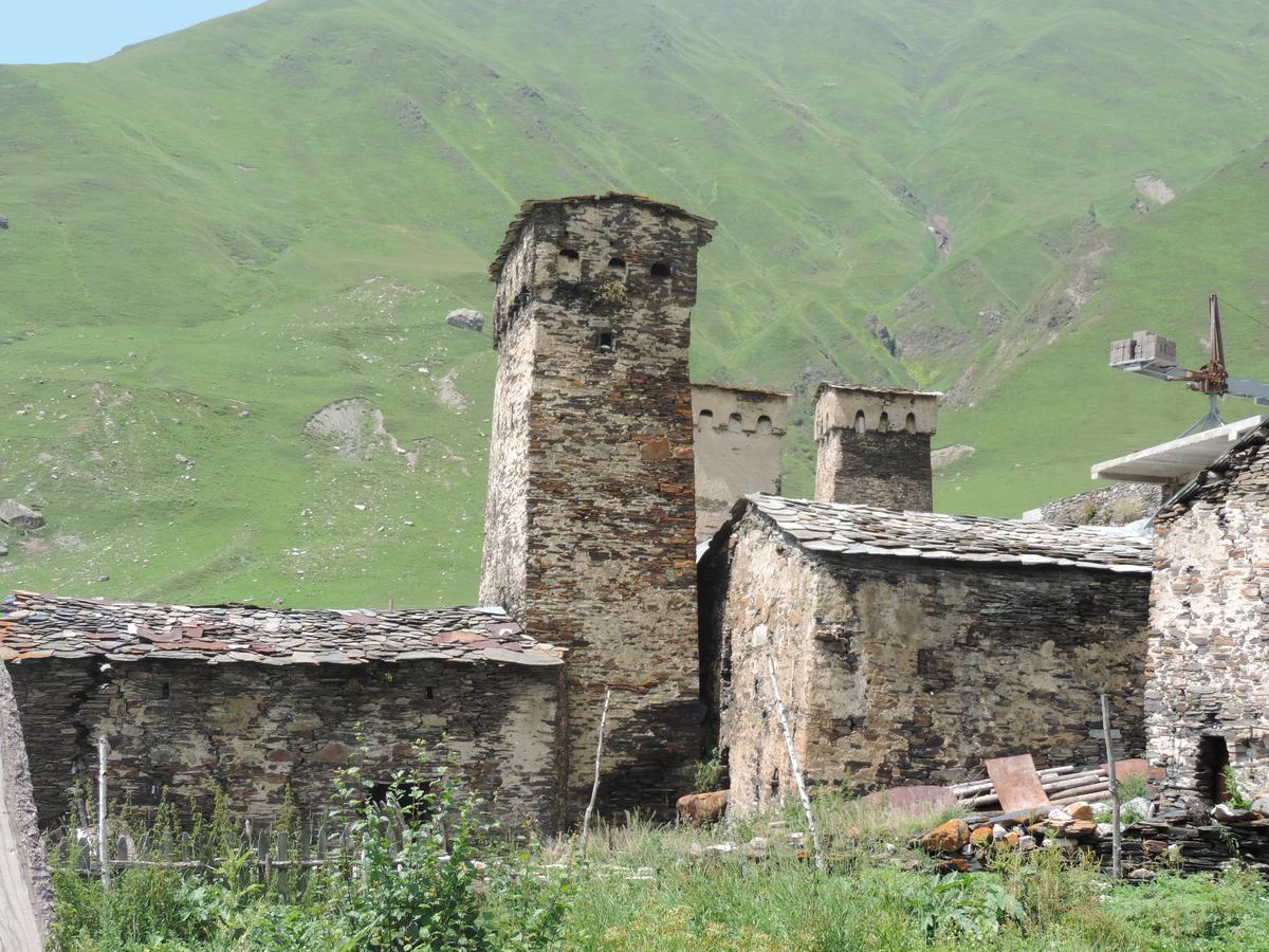 Erasti Guesthouse Ushguli Buitenkant foto